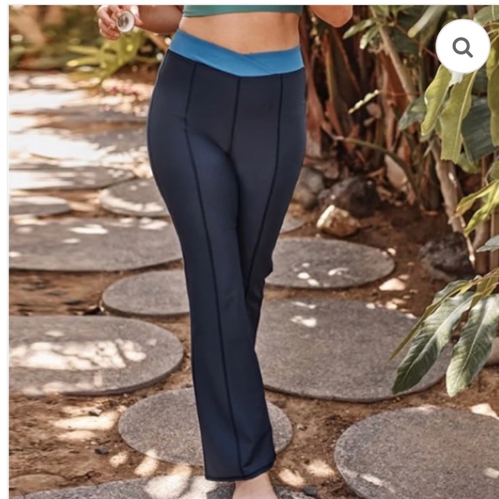 Summersalt crossover waist flare legging